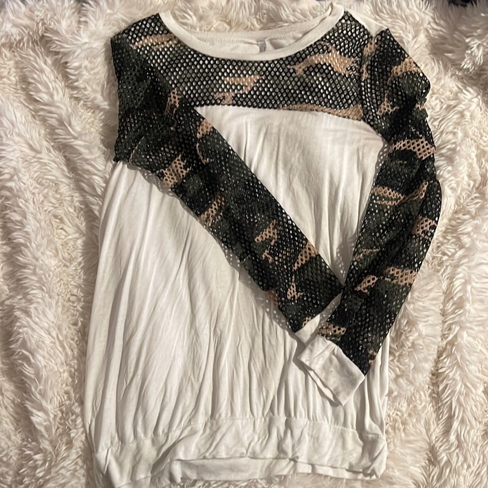 Camo mesh in white long sleeve top